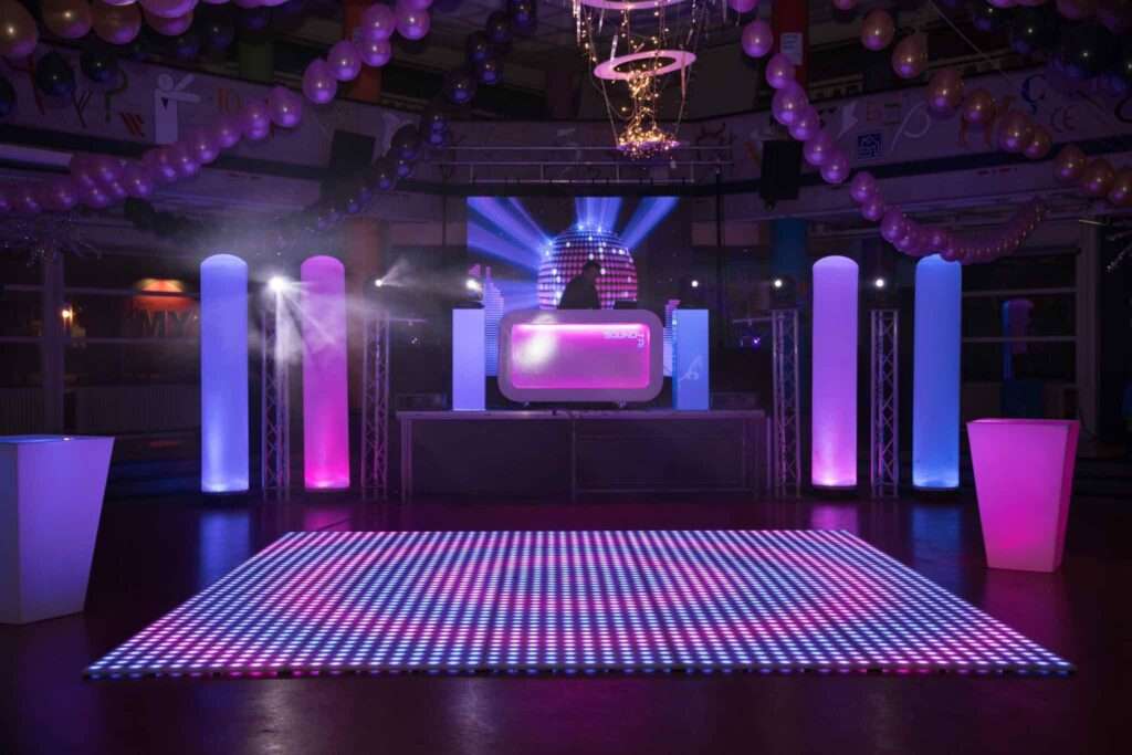 LED dansvloer huren voor feest, bruiloft of evenement in Tilburg met sfeervolle verlichting.